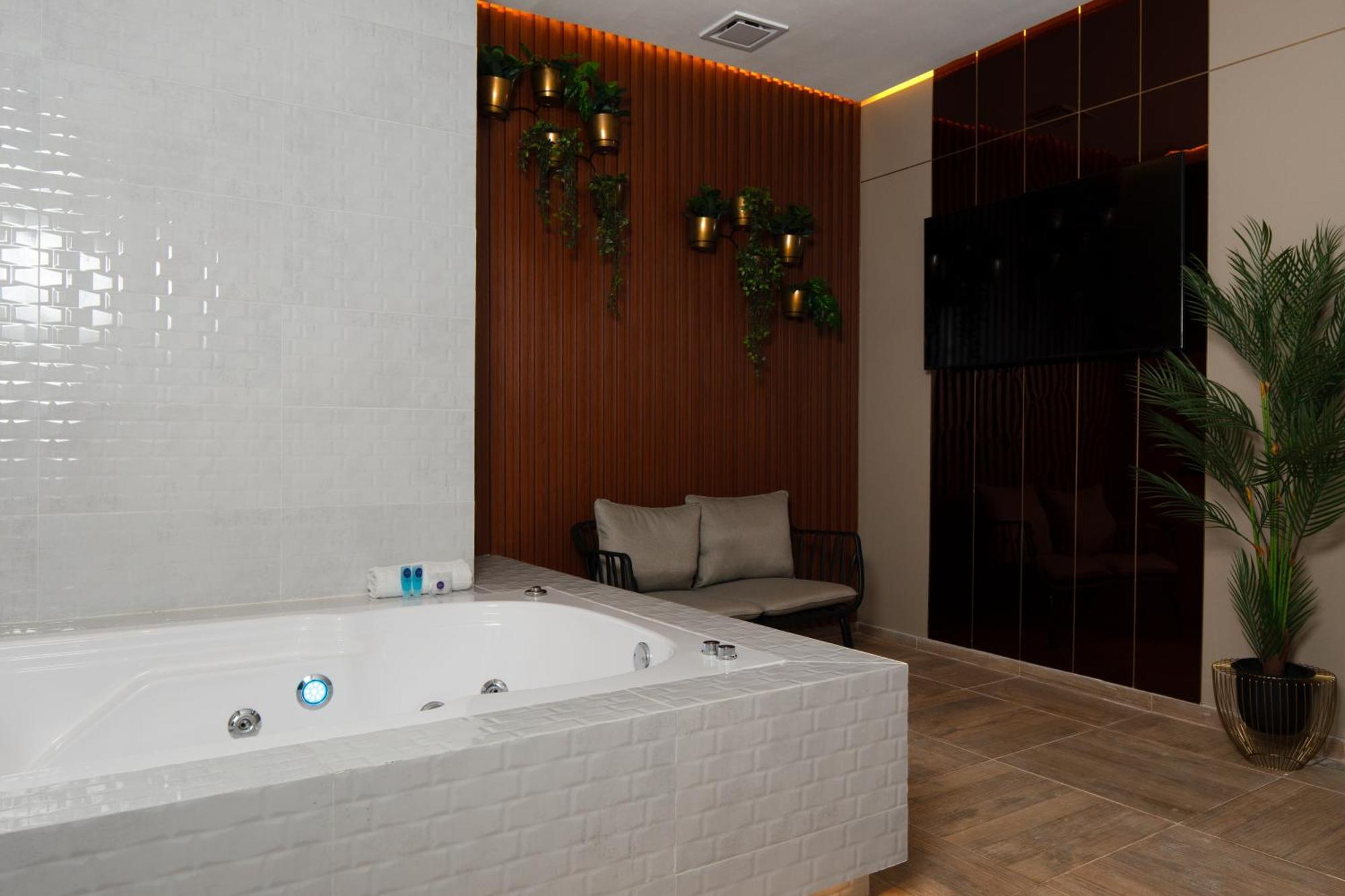 Hotel Byhours Circunvalar - Adults Only Barranquilla  Exterior photo