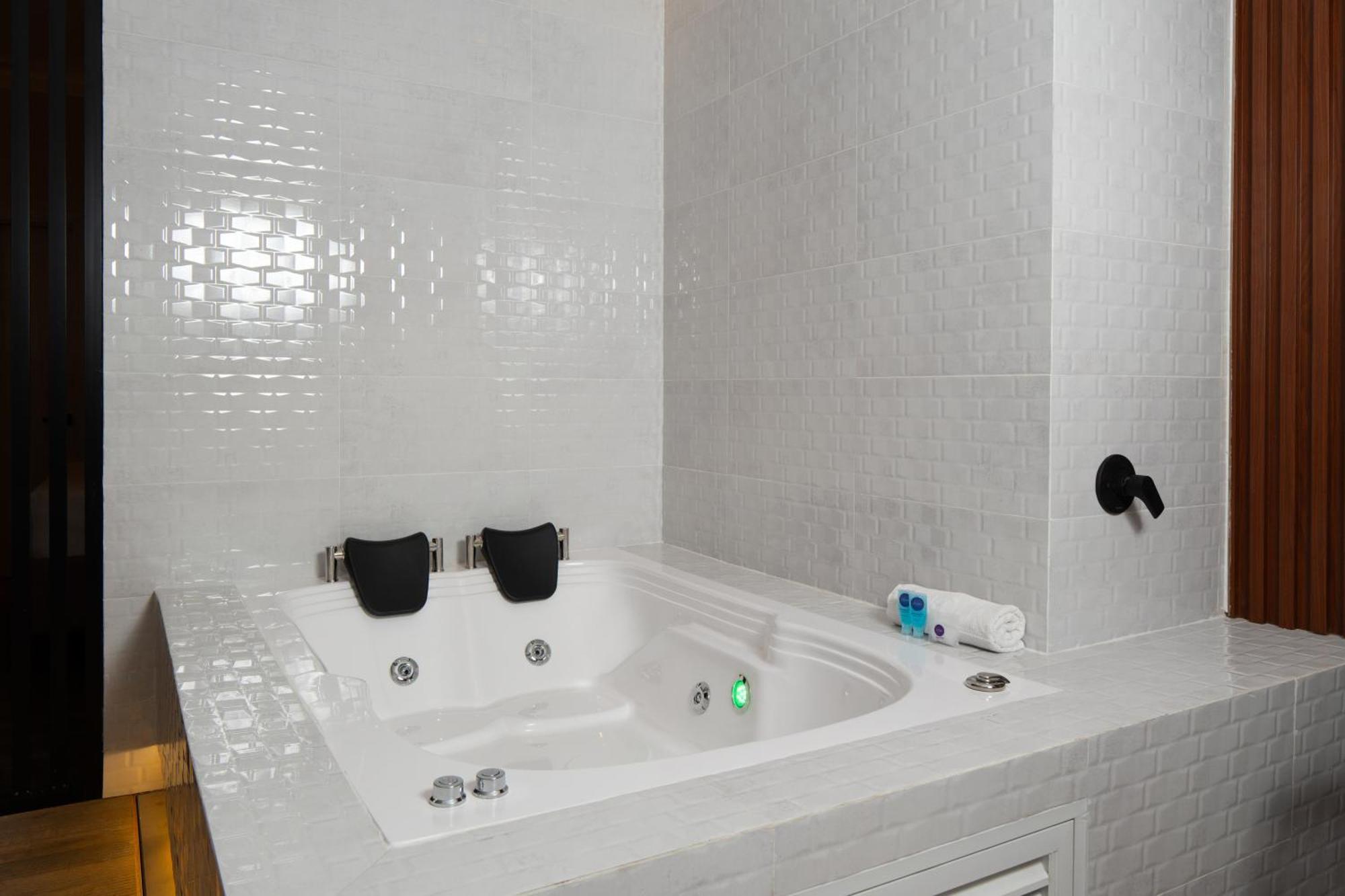 Hotel Byhours Circunvalar - Adults Only Barranquilla  Exterior photo